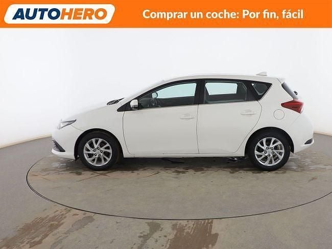 Usado Toyota Auris Active 116 CV (85 kW) 2015 Blanco Berlina