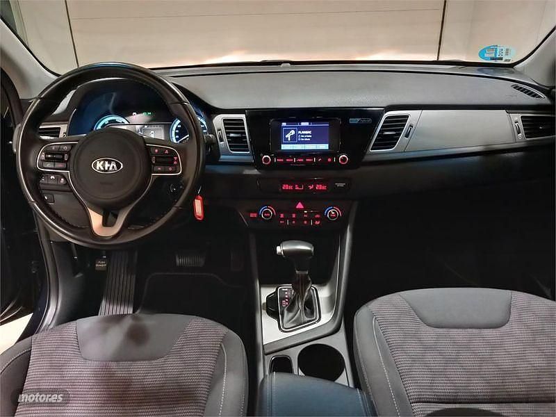 Używany Kia Niro 141 KM (103 kW) 2018 Niebieski SUV