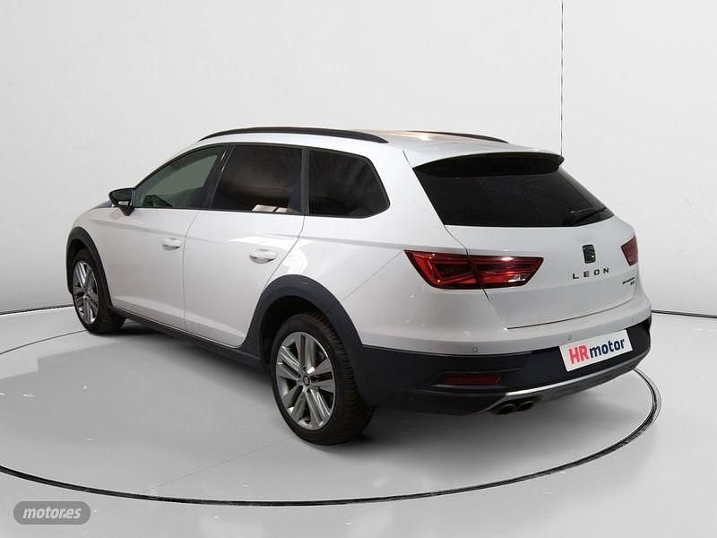 Usado Seat Leon X-Perience 4Drive 150 CV (110 kW) 2018 Blanco Familiar