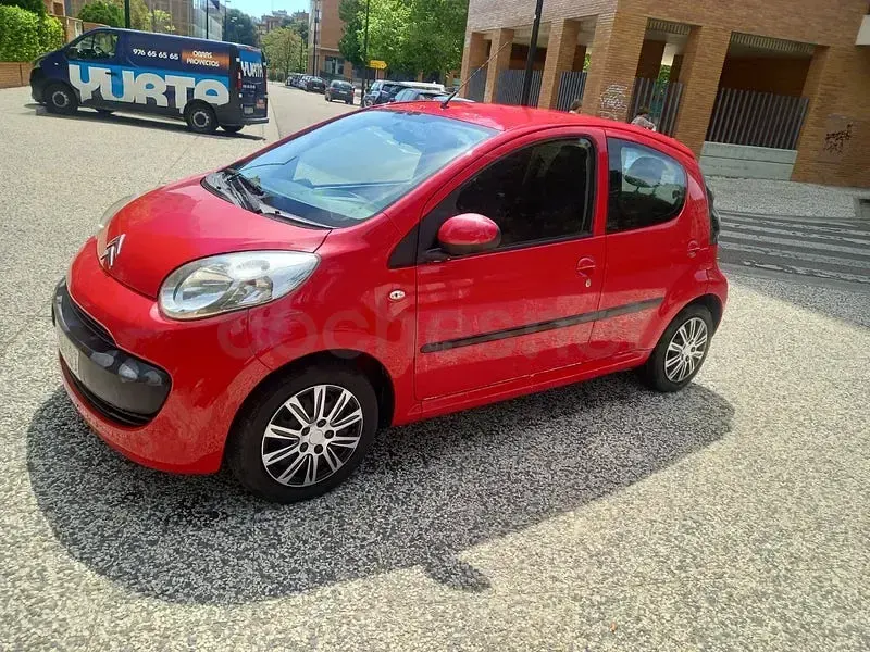 Usado Citroën C1 68 CV (50 kW) 2007 Rojo Utilitario