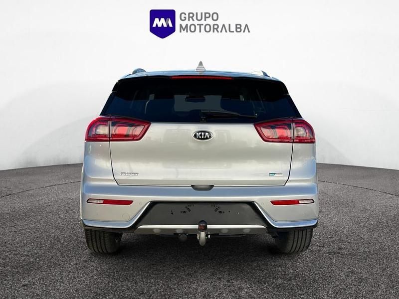 Usado Kia Niro 141 CV (103 kW) 2020 Gris / plata SUV