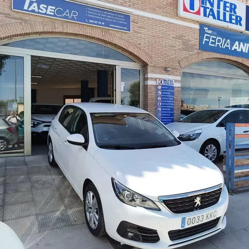 Usado Peugeot 308 Business-Line 131 CV (96 kW) 2018 Blanco Utilitario