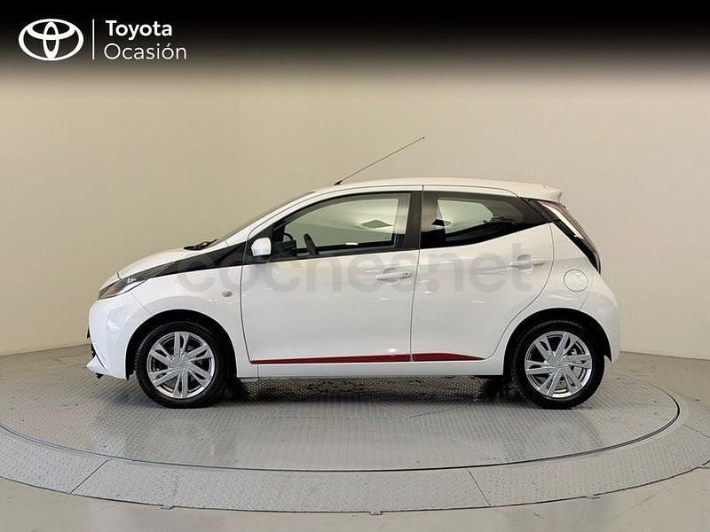 Usado Toyota Aygo X-play 69 CV (50 kW) 2015 Blanco Utilitario