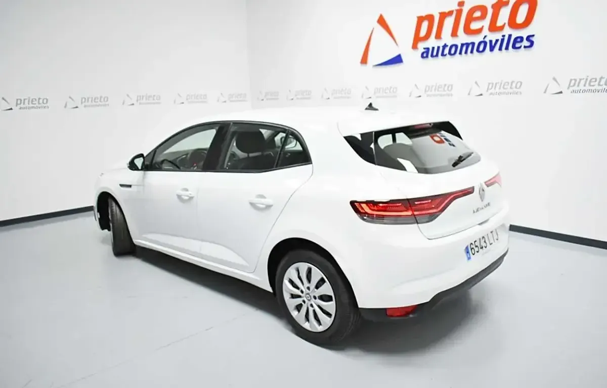 Usado Renault Mégane Life 116 CV (85 kW) 2021 Blanco Utilitario