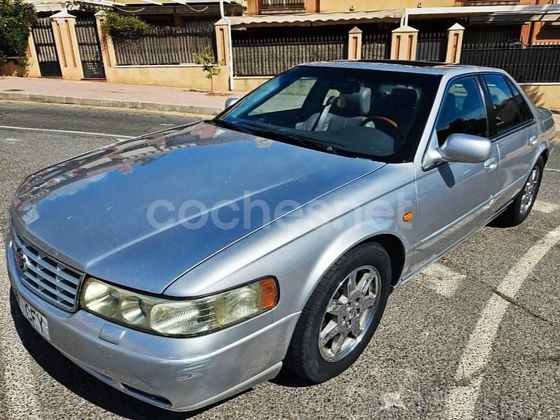 Gris / plata Usado 2010 Cadillac STS Berlina | 6900 € - Imagen 1/4