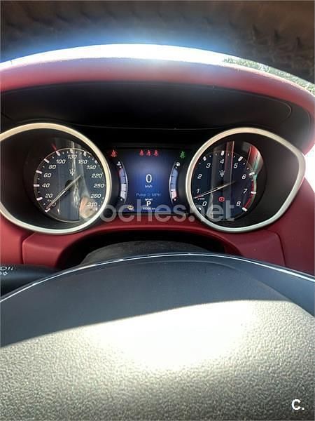 Usado Maserati Ghibli 410 CV (301 kW) 2015 Gris / plata Berlina