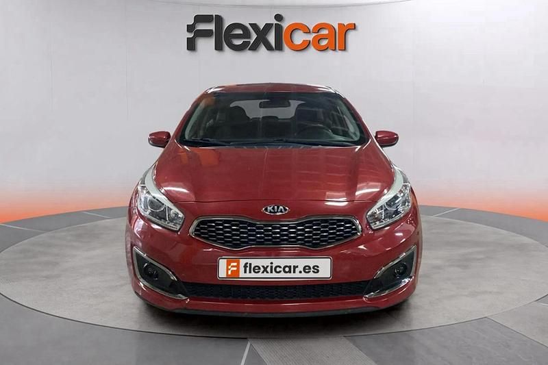 Usado Kia Ceed 101 CV (74 kW) 2018 Rojo Utilitario