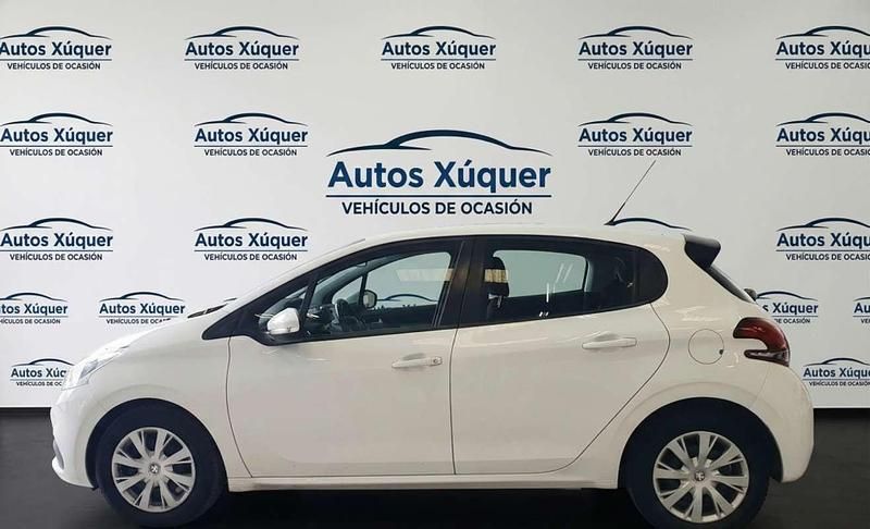 Usado Peugeot 208 Style 75 CV (55 kW) 2017 Blanco Utilitario