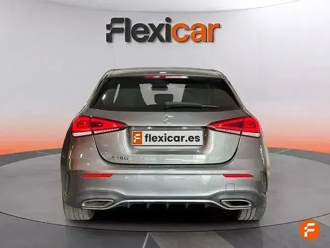 Usado Mercedes A180 116 CV (85 kW) 2019 Gris