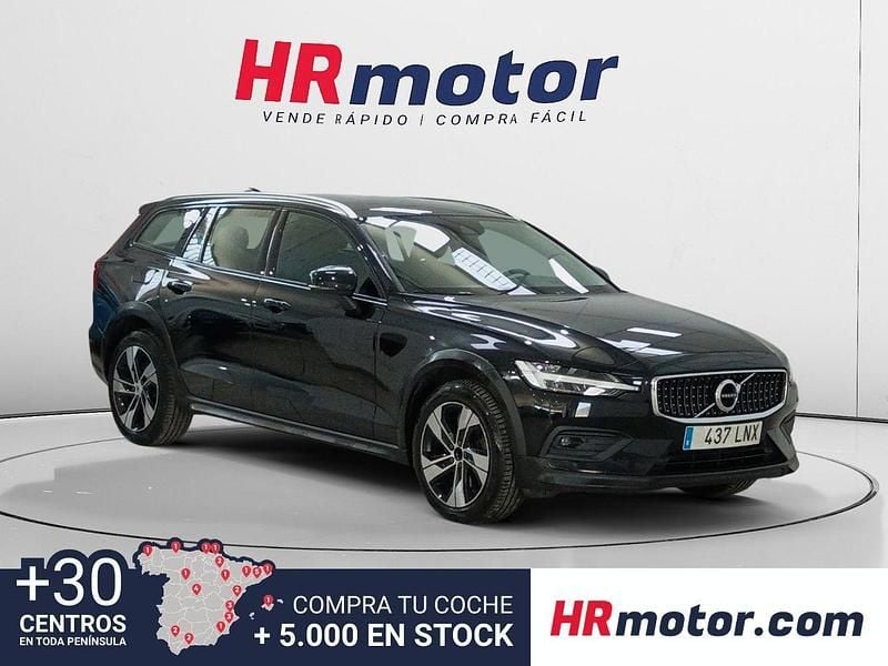 Negro Usado 2021 Volvo V60 CC Pro Familiar | 24.590 € (Buen precio) - Imagen 1/4