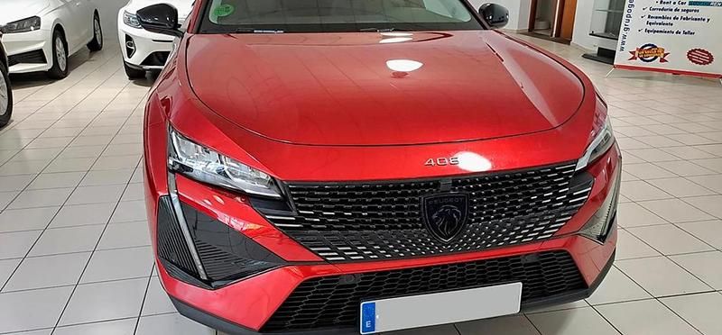 Usado Peugeot 408 Allure 131 CV (96 kW) 2023 Rojo Berlina