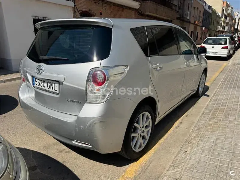 Usado Toyota Verso Advance 126 CV (92 kW) 2009 Gris / plata Monovolumen