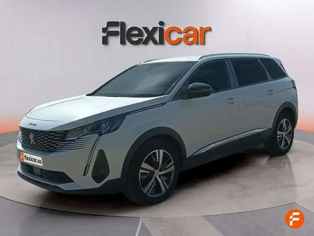 Usado Peugeot 5008 Allure 131 CV (96 kW) 2023 Blanco SUV
