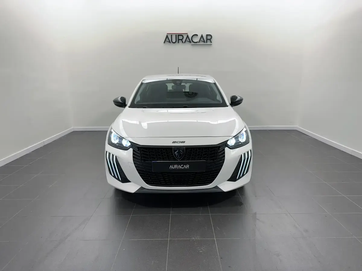 Usado Peugeot 208 Style 110 CV (80 kW) 2025 Blanco Utilitario