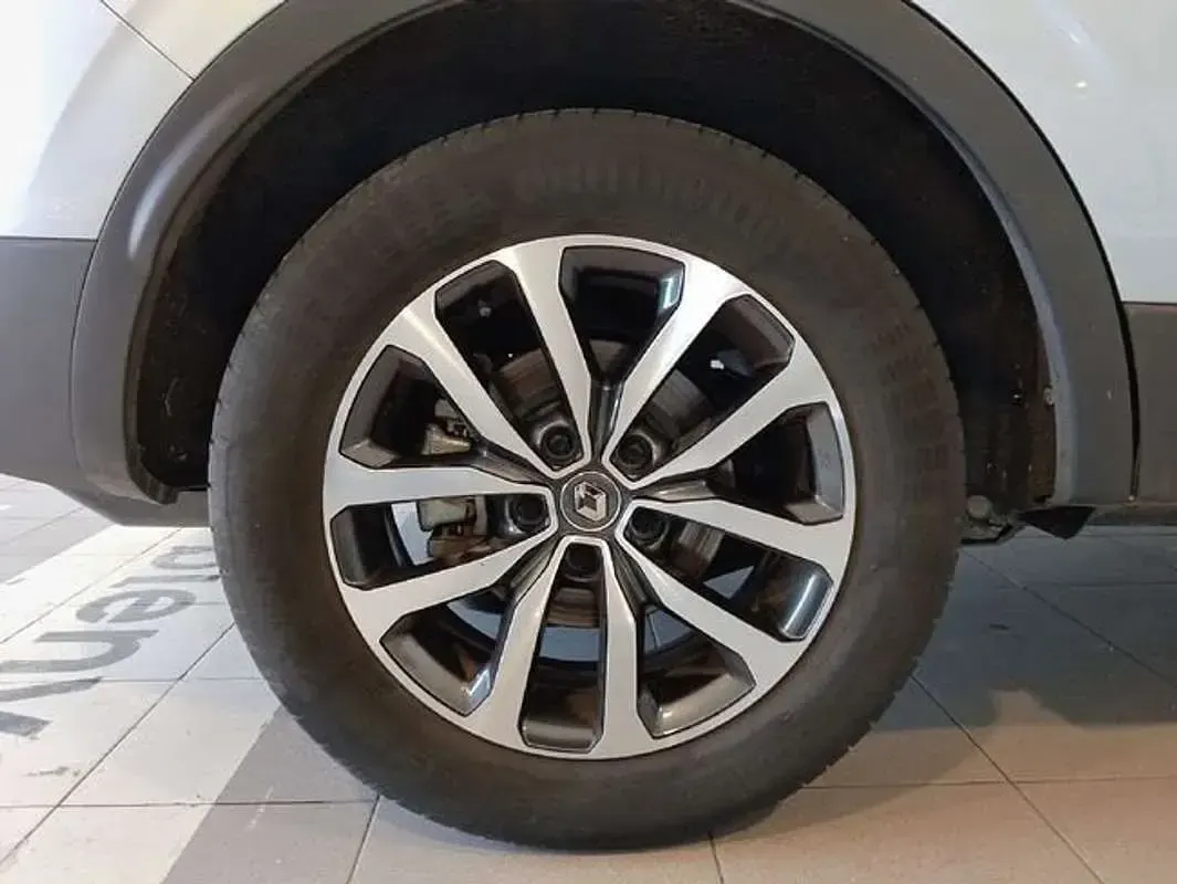Usado Renault Kadjar Zen 116 CV (85 kW) 2021 Gris SUV