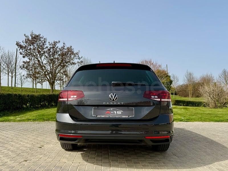 Usado VW Passat Executive 150 CV (110 kW) 2021 Gris / plata Familiar