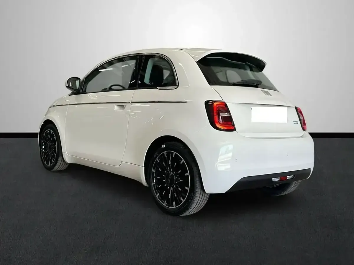 Nuevo Fiat 500e La Prima 86 kW (118 CV) 2025 Blanco Utilitario