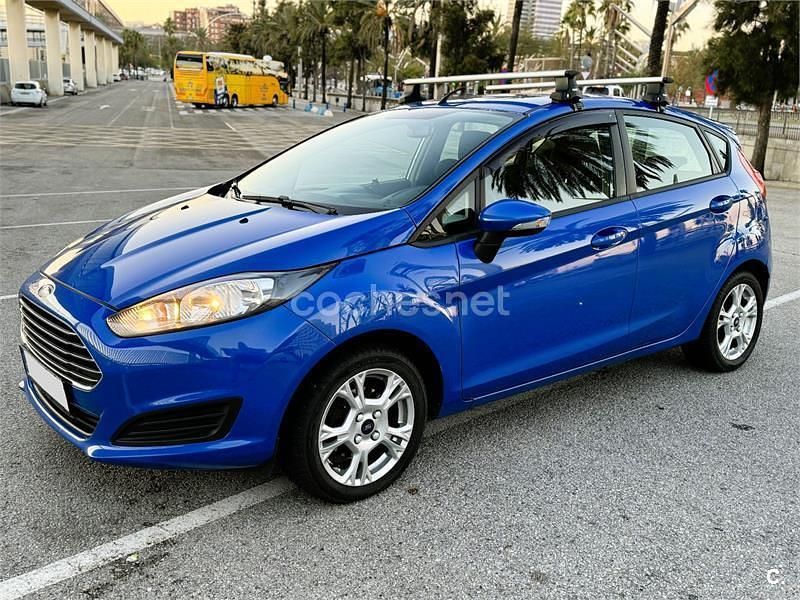 Usado Ford Fiesta Trend 75 CV (55 kW) 2013 Azul Berlina