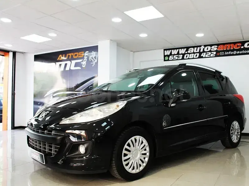 Usado Peugeot 207 92 CV (67 kW) 2010 Negro Familiar