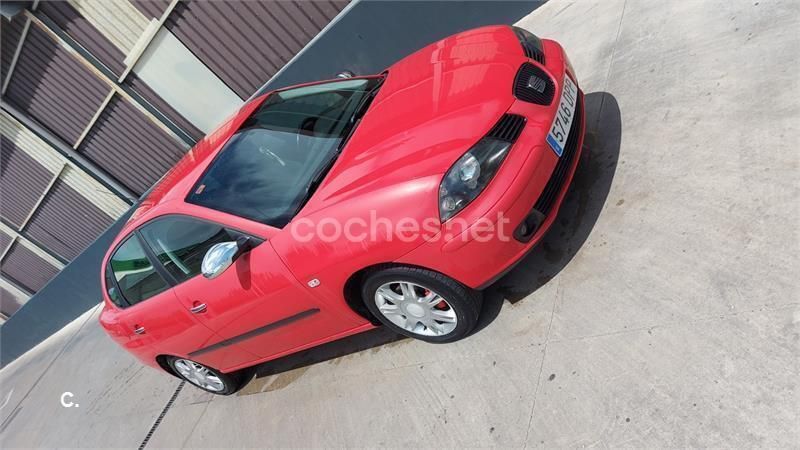 Rojo Usado 2005 Seat Cordoba Berlina | 1900 € (Buen precio) - Imagen 1/4