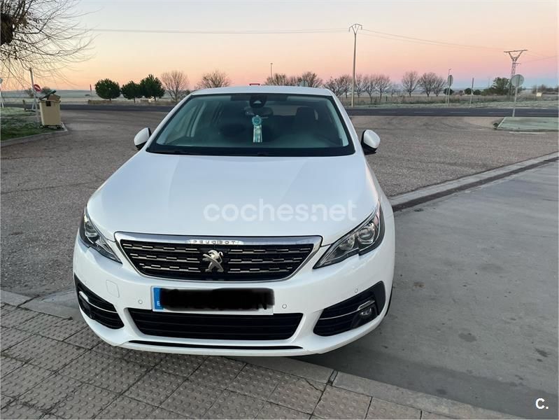 Usado 2019 Peugeot 308 Allure Berlina | 16.800 € - Imagen 1/4