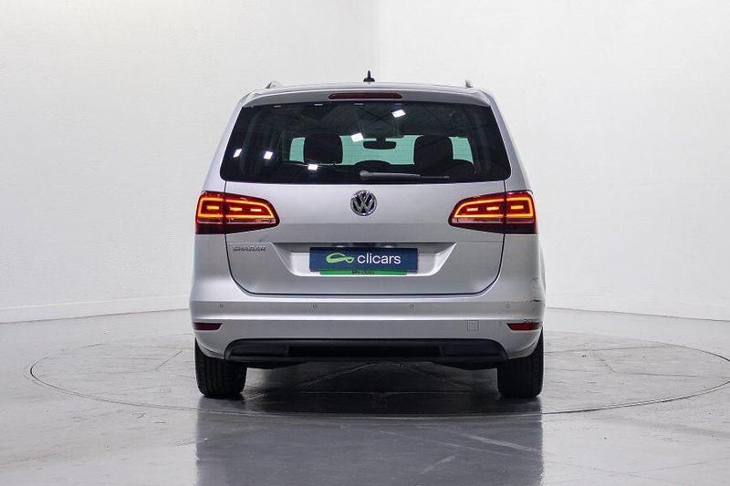 Usado VW Sharan Advance 150 CV (110 kW) 2015 Gris / plata Monovolumen