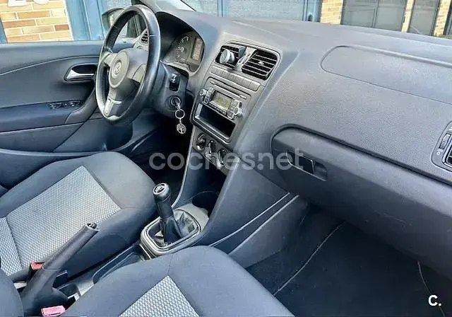 Usado VW Polo Sport 75 CV (55 kW) 2010 Gris / plata Utilitario