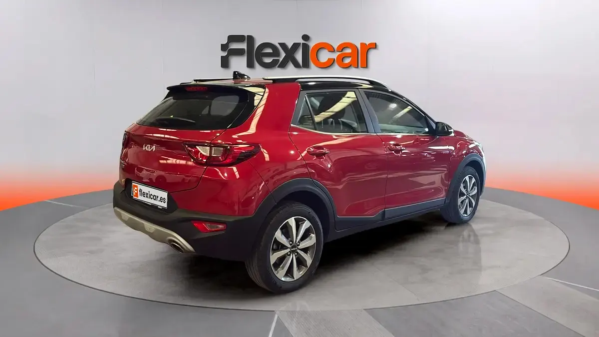 Usado Kia Stonic 101 HP (74 kW) 2022 Vermelho SUV