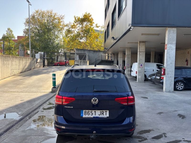 Usado VW Touran Sportline 110 CV (80 kW) 2016 Azul Monovolumen
