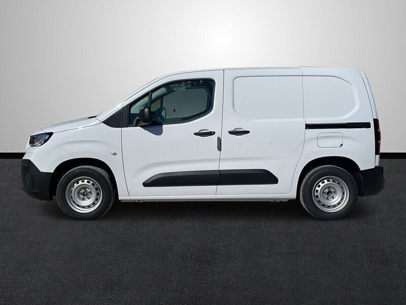 Usado Fiat Doblò S 100 CV (73 kW) 2024 Blanco Monovolumen
