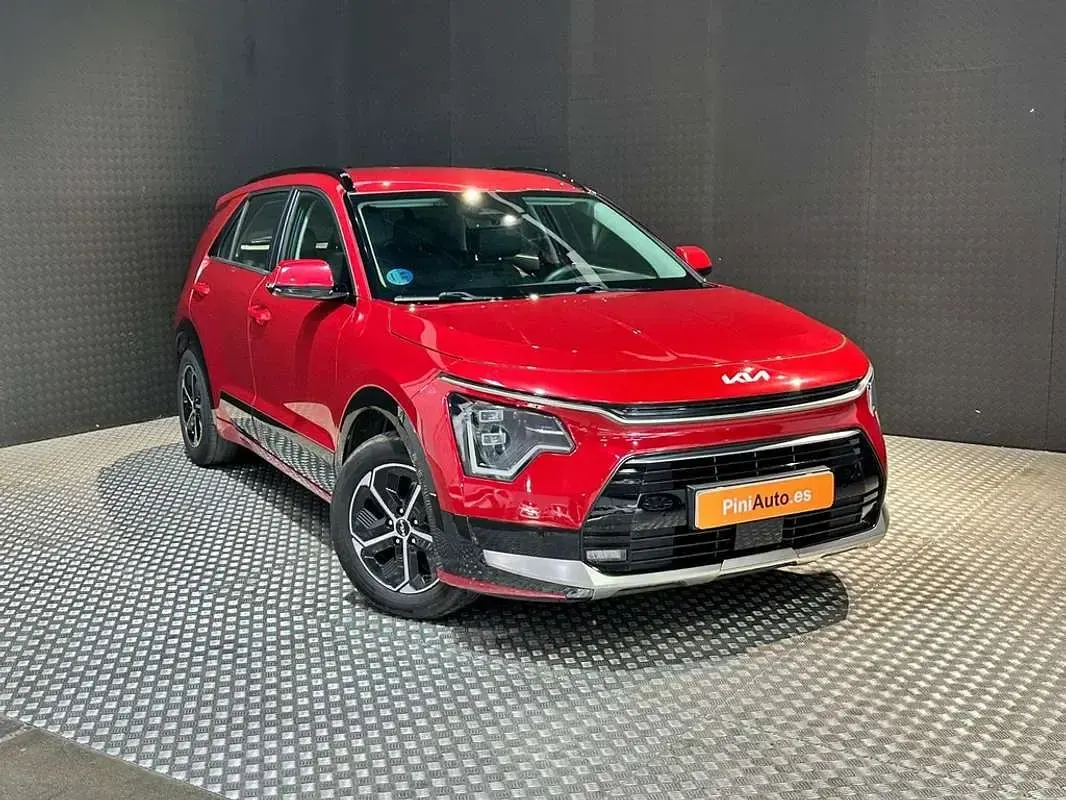 Usado Kia Niro 141 CV (103 kW) 2022 Burdeos SUV