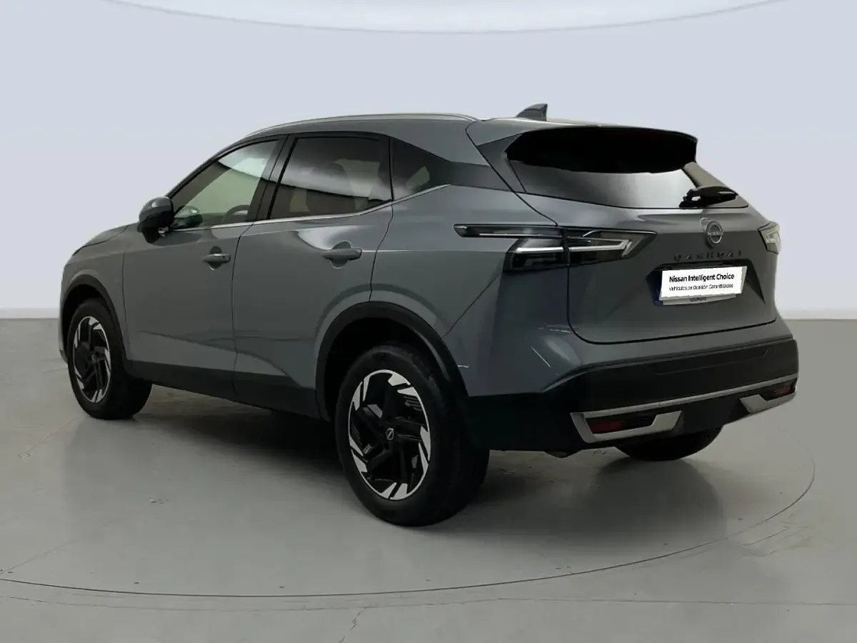 Usado Nissan Qashqai N-Connecta 140 CV (102 kW) 2024 Gris SUV
