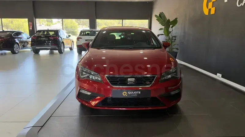 Usado Seat Leon FR 125 CV (91 kW) 2017 Granate Berlina