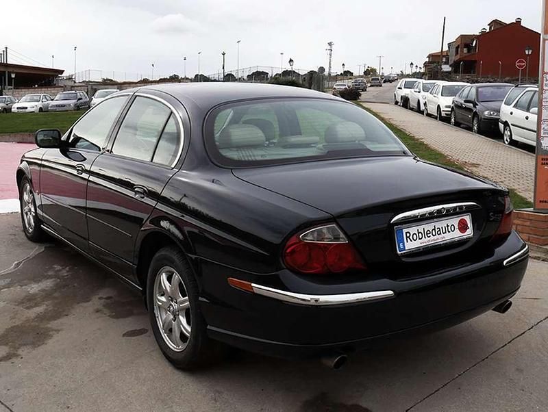 Usado Jaguar S-Type S 240 CV (176 kW) 2000 Verde Berlina