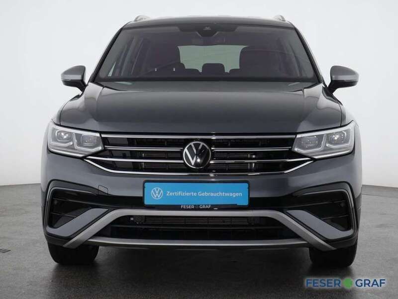 Gris Usado 2023 VW Tiguan Allspace R-line SUV | 48.880 € - Imagen 1/4
