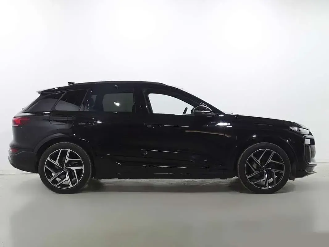 Usado Audi Q6 e-tron Performance 225 kW (306 CV) 2025 Negro SUV