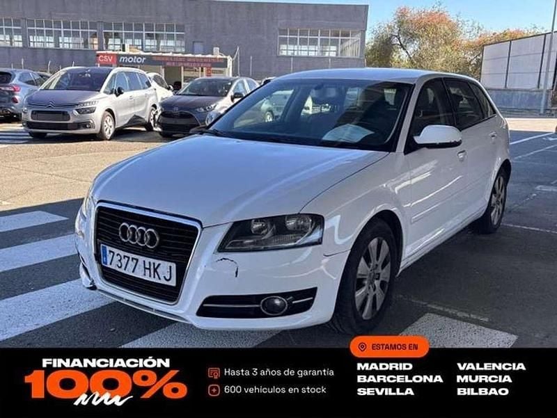Usado Audi A3 Sportback Ambiente 125 CV (91 kW) 2012 Blanco Utilitario