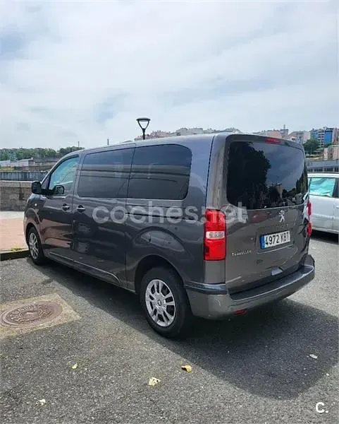 Usado Peugeot Traveller Business-Line 150 CV (110 kW) 2017 Gris / plata Monovolumen