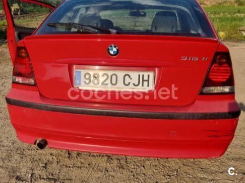 Rojo Usado 2005 BMW 318 Coupe | 2200 € (Precio justo) - Imagen 1/4