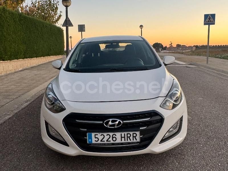 Blanco Usado 2013 Hyundai i30 Berlina | 6500 € (Buen precio) - Imagen 1/4