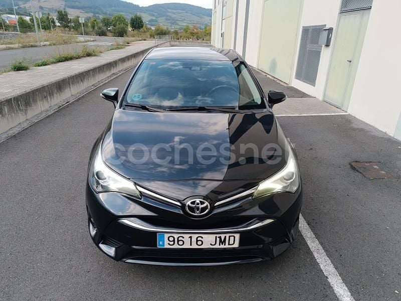 Usado Toyota Avensis Executive 143 CV (105 kW) 2016 Negro Berlina