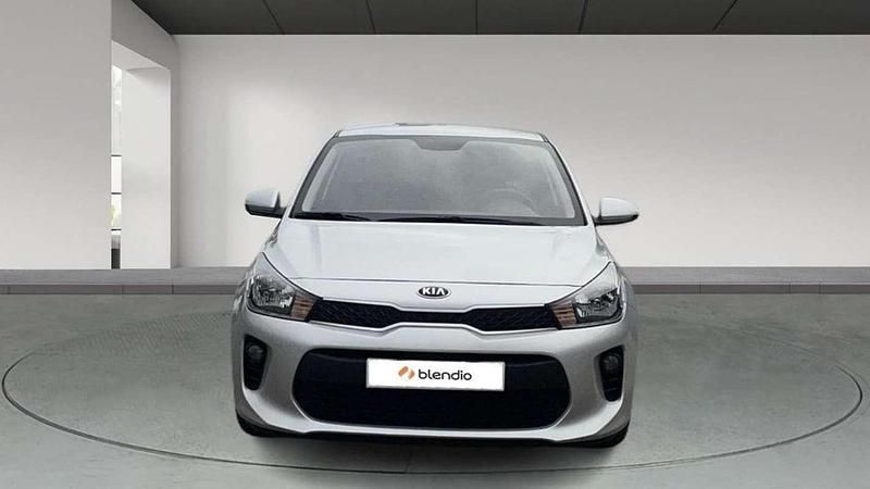 Usado Kia Rio 84 CV (61 kW) 2020 Gris Utilitario