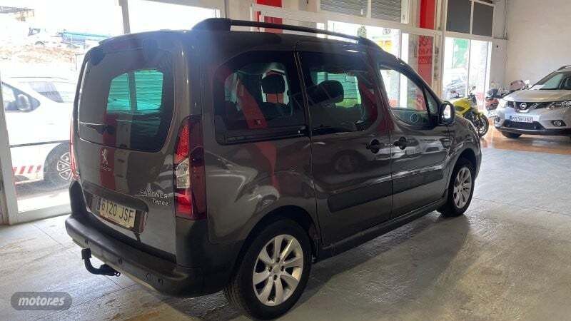 Usado Peugeot TePee Outdoor 110 CV (80 kW) 2016 Marrón Monovolumen