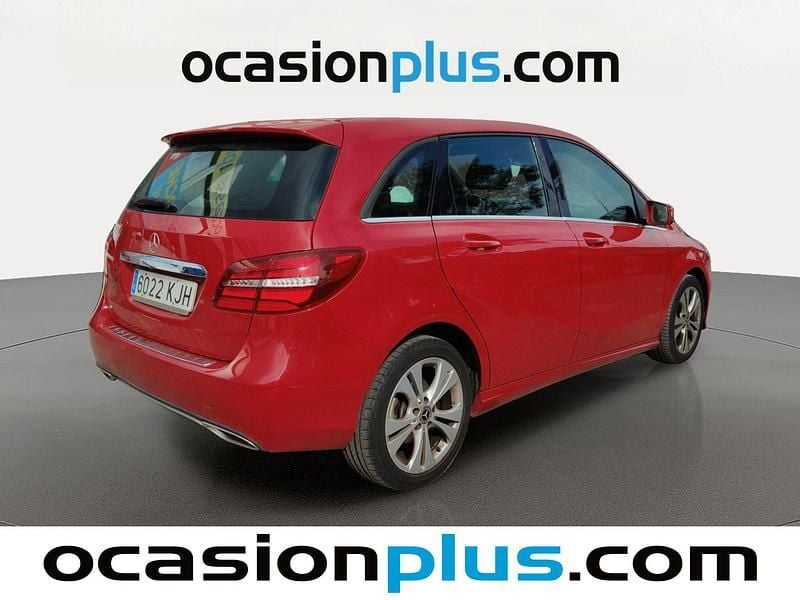 Usado Mercedes B180 109 CV (80 kW) 2018 Rojo Monovolumen