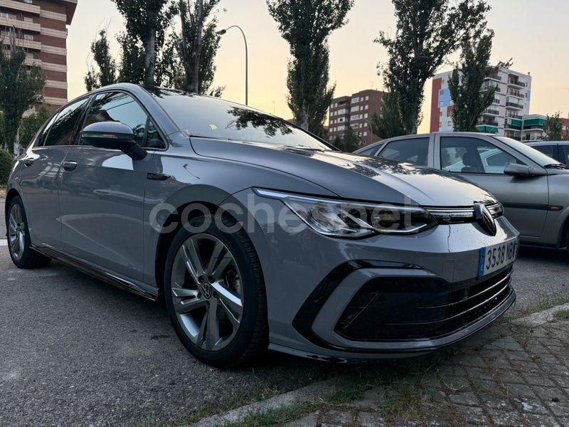 Gris / plata Usado 2023 VW Golf VIII R-line Berlina | 28.900 € (Caro) - Imagen 1/4
