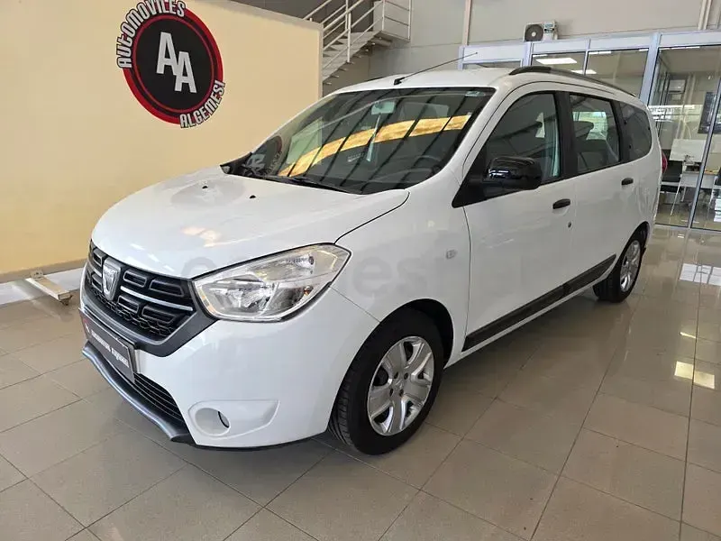 Usado Dacia Lodgy Comfort 102 CV (75 kW) 2019 Blanco Monovolumen