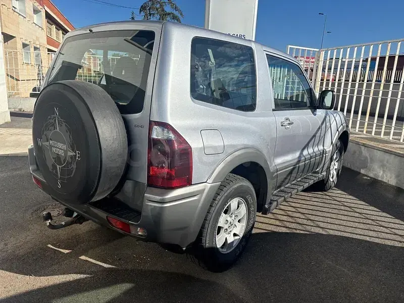 Usado Mitsubishi Montero 160 CV (117 kW) 2004 Gris / plata SUV