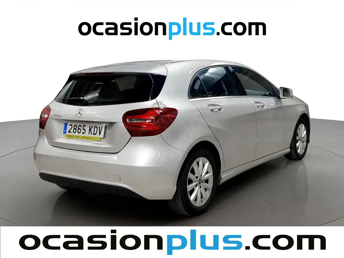 Usado Mercedes A200 136 CV (100 kW) 2017 Gris plata Utilitario