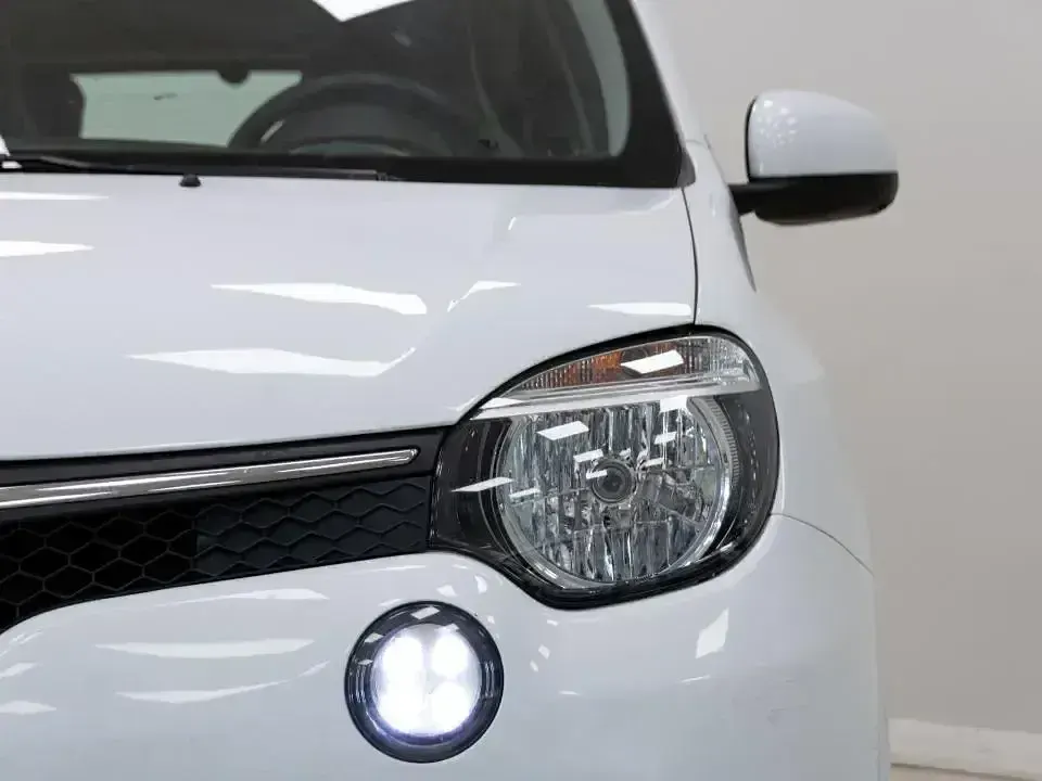 Usado Renault Twingo Intens 70 CV (51 kW) 2015 Blanco Utilitario