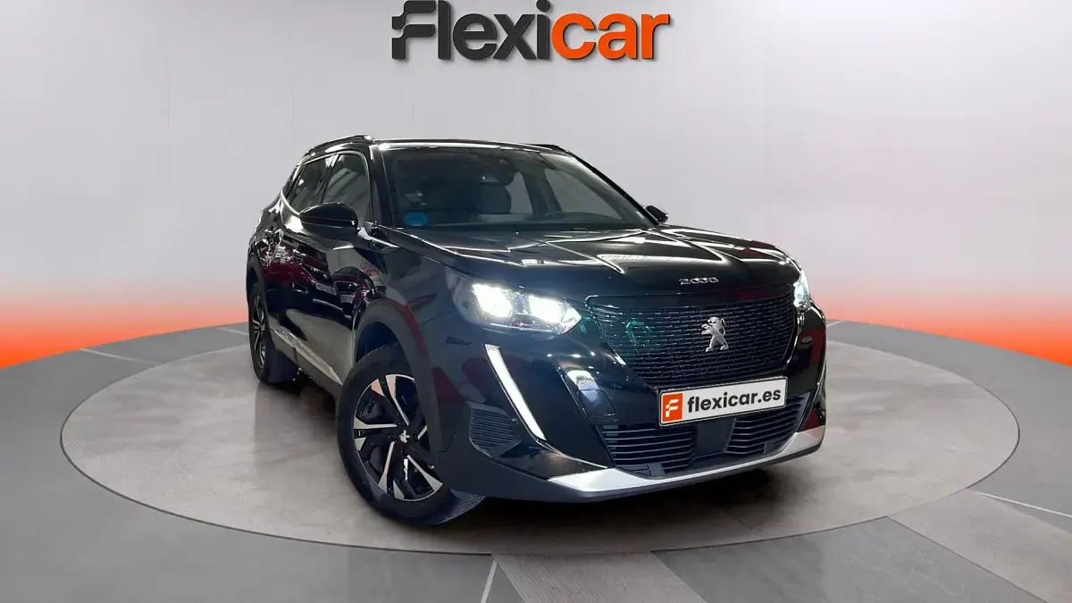 Käytetty Peugeot e-2008 Allure 100 kW (136 HP) 2023 Katumaasturi